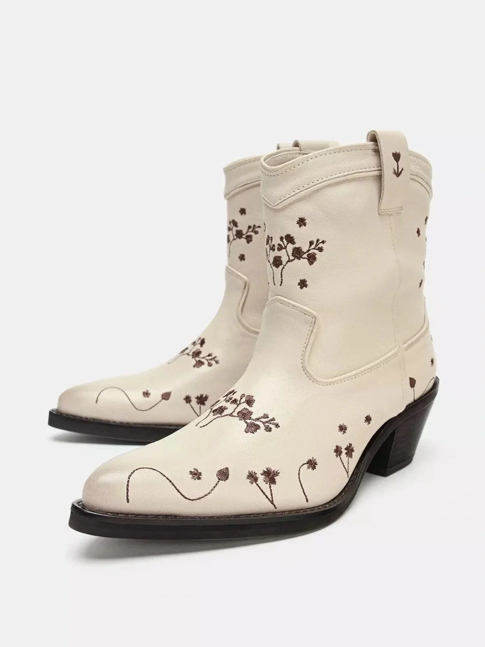 Zara white leather cowboy ankle boots featuring floral embroidery size 8